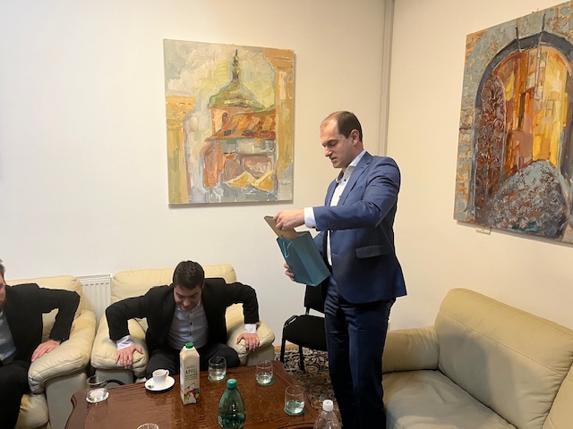 Словенски студенти по международни отношения посетиха посолството на България